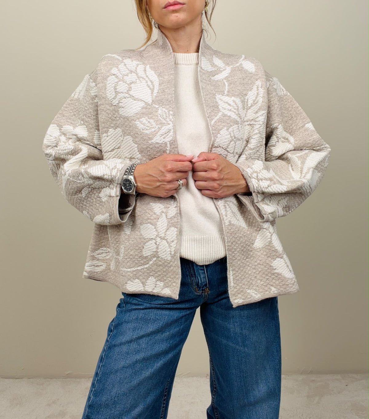 Cardigan fiori bianchi
