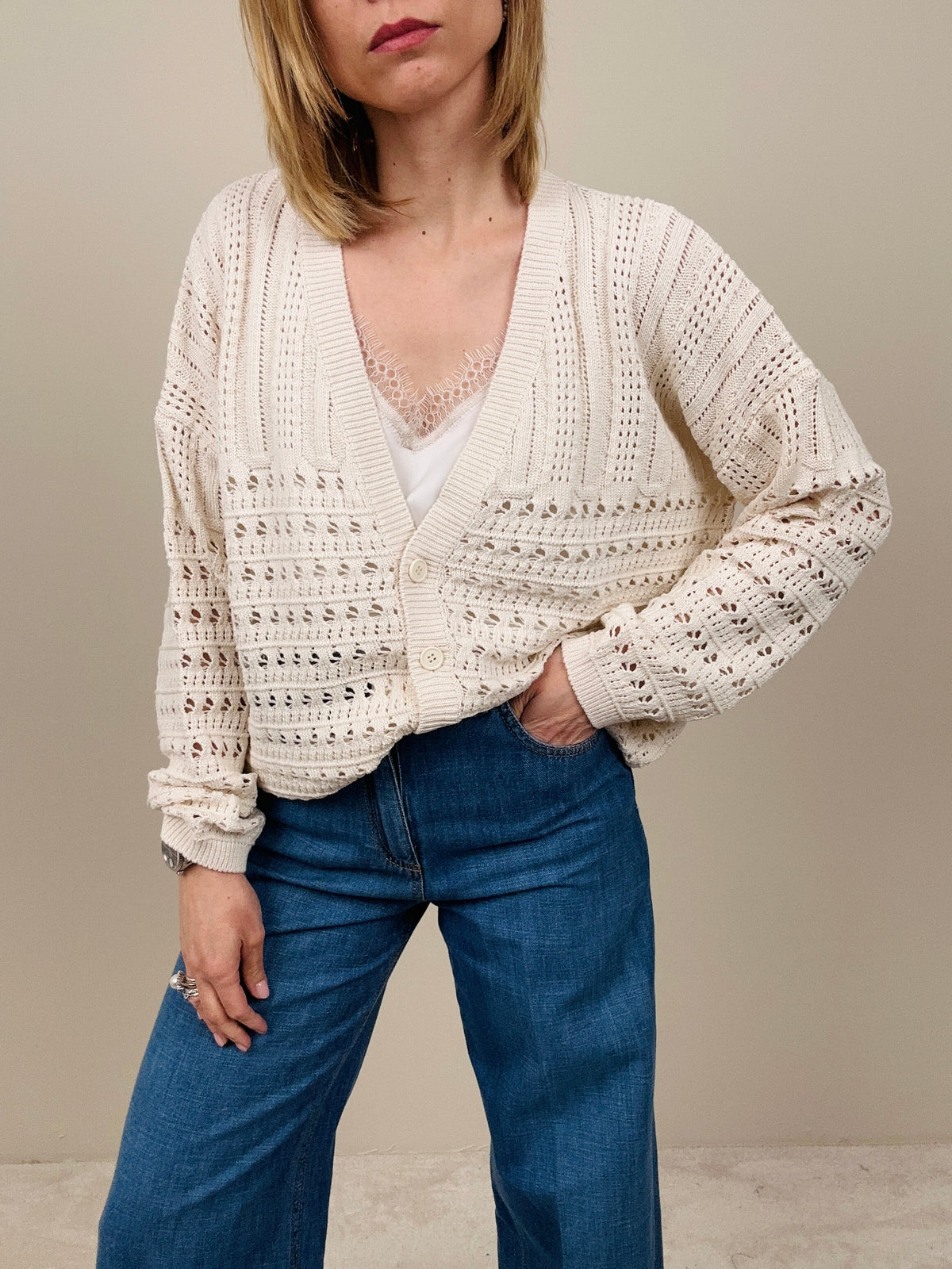 Cardigan punzonato burro