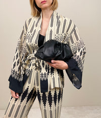 Kimono con fantasia geometrica