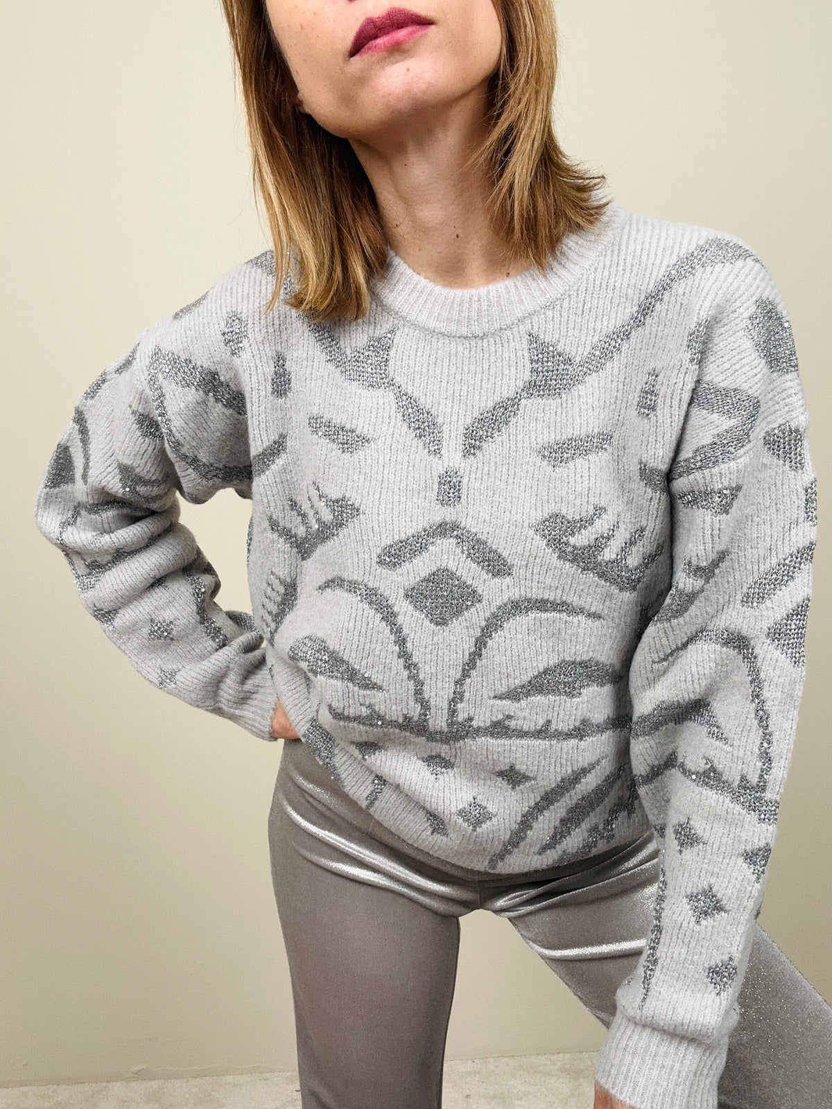 Maglione perla con ricami