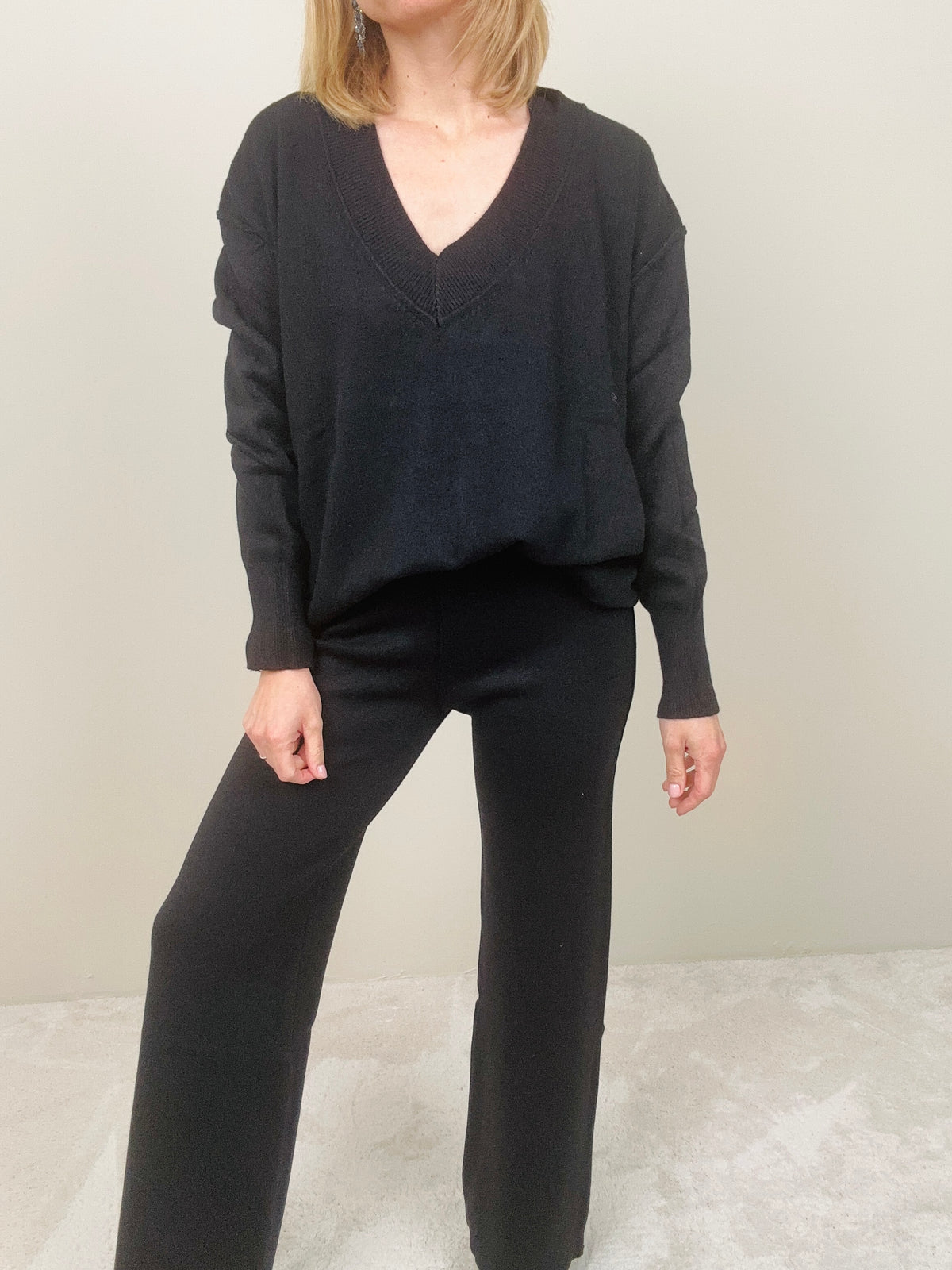 Tuta in maglia con scollo (più colori)