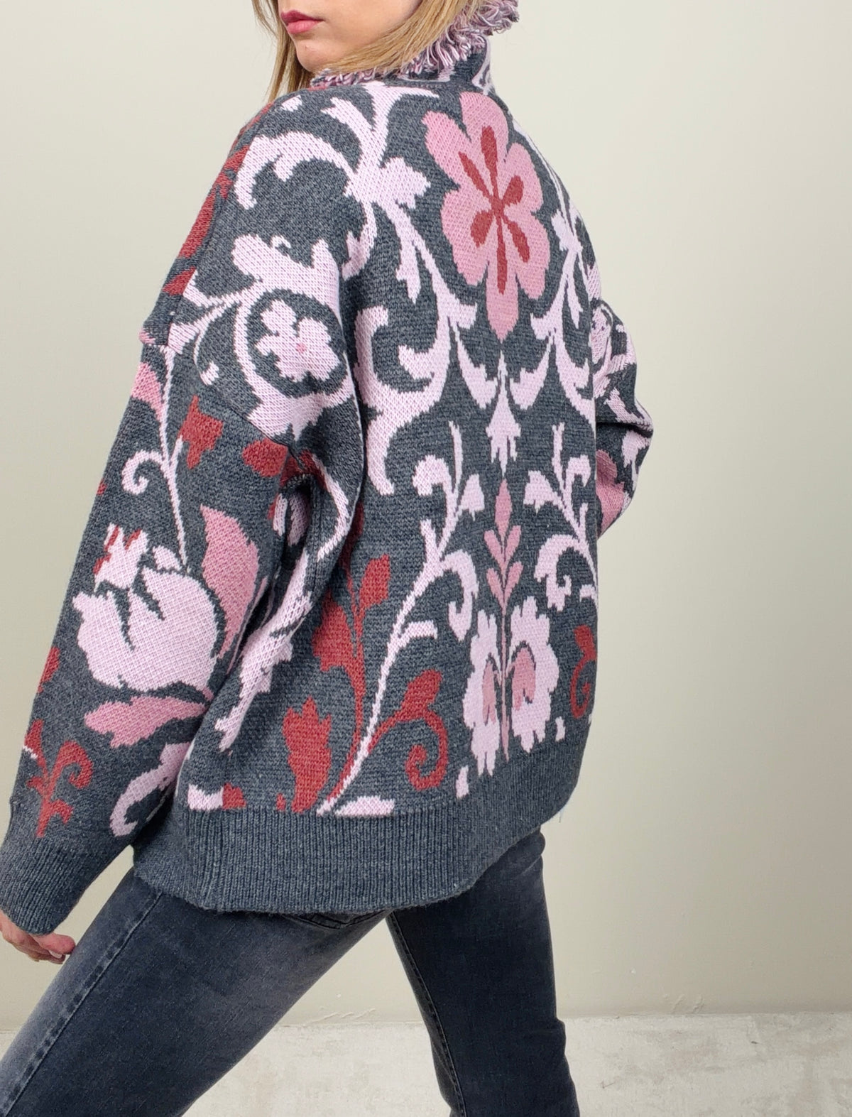 Cardigan arabesque grigio-rosa