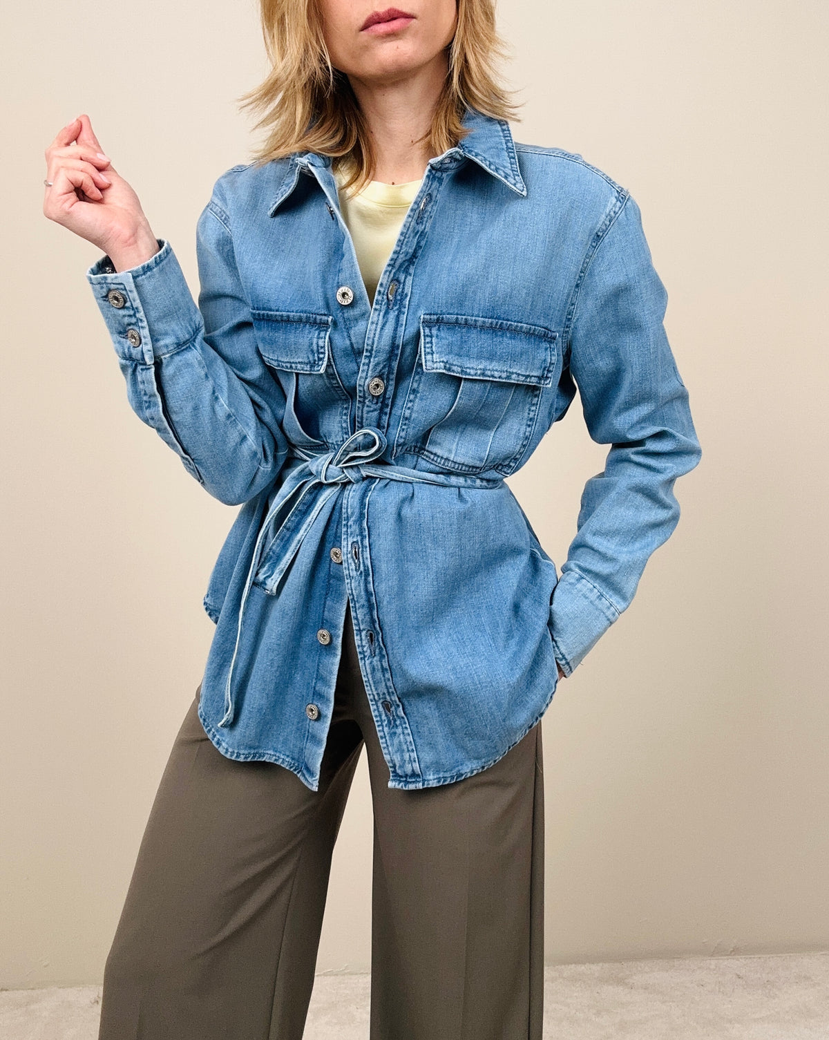 Overshirt in jeans con cintura in vita