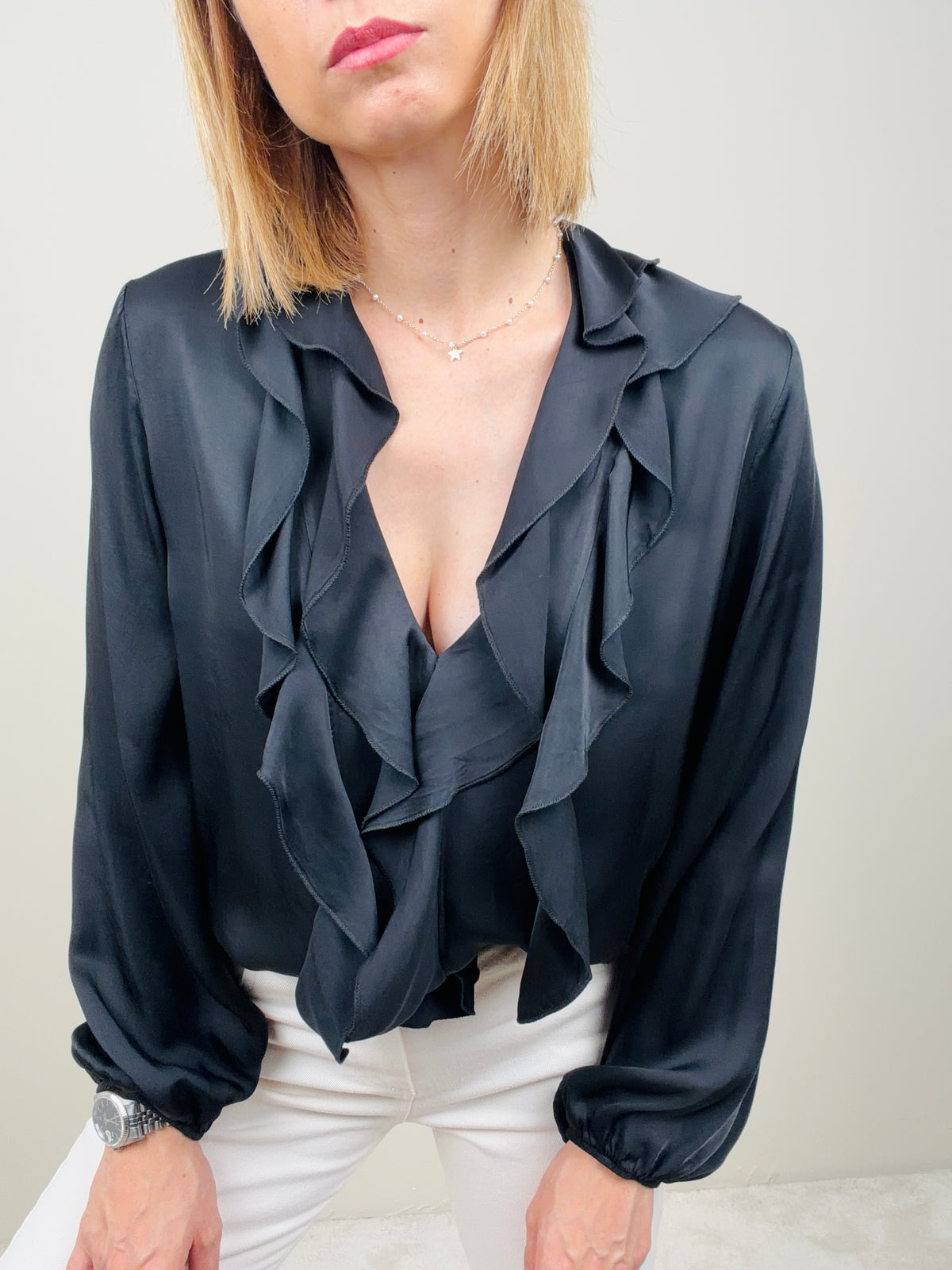 Camicia nera con ruches