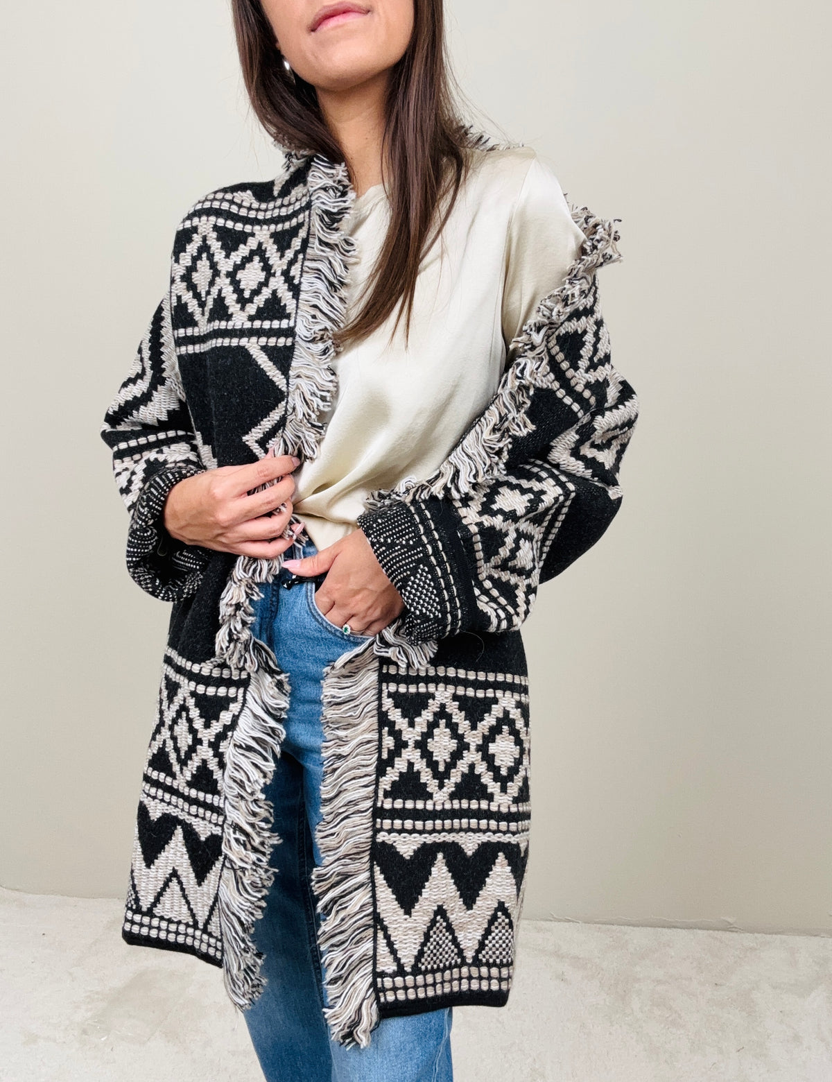 Cardigan etnico nero