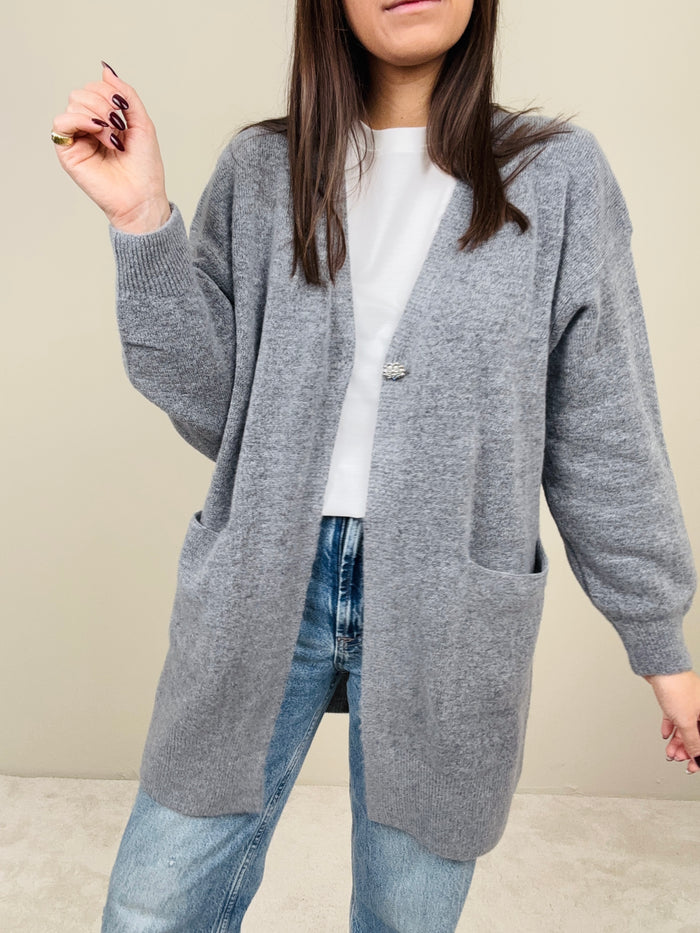 Cardigan grigio con bottone singolo