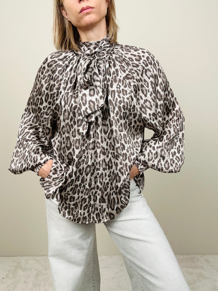 Camicia animalier con fiocco