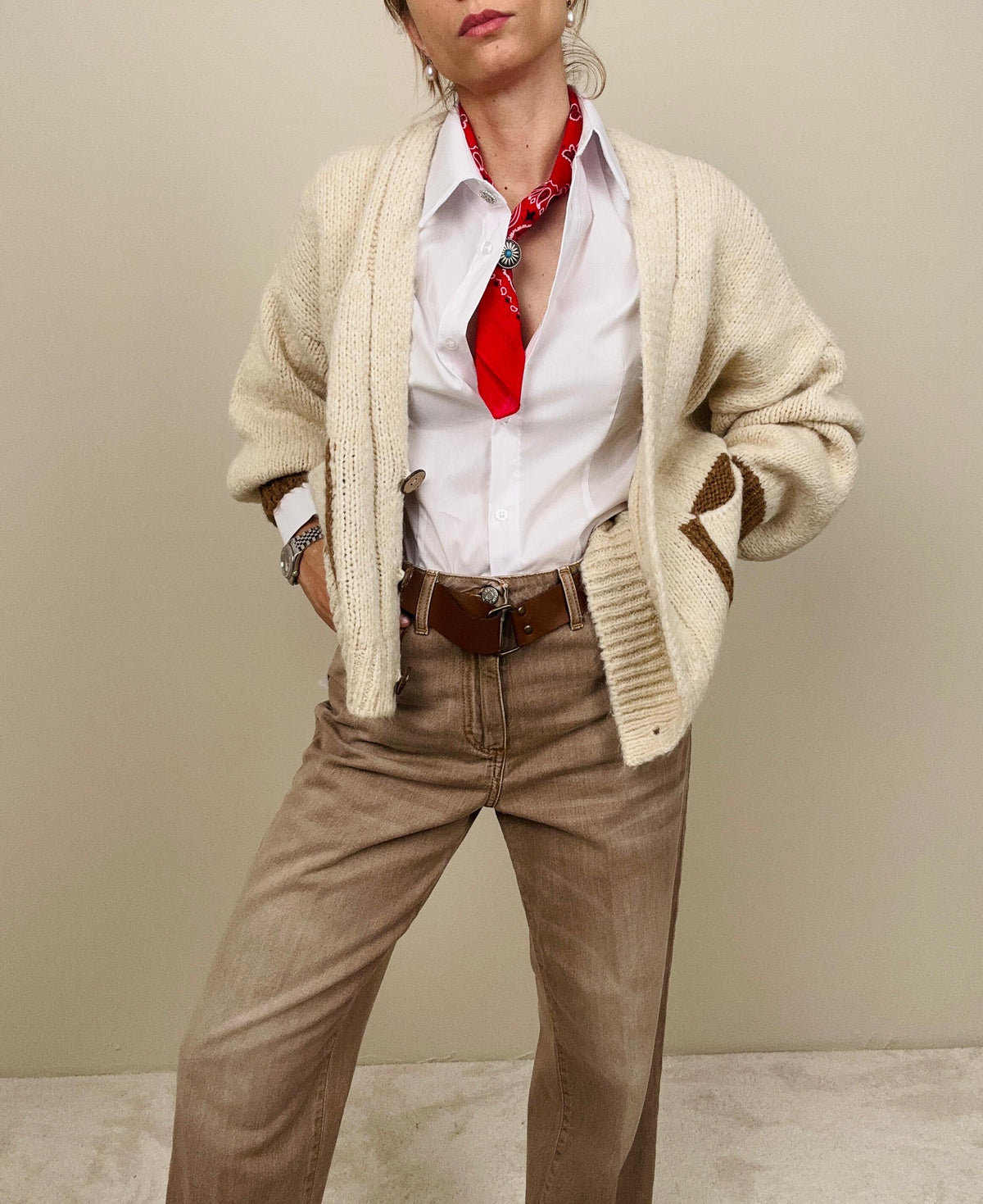 Cardigan dettagli cammello