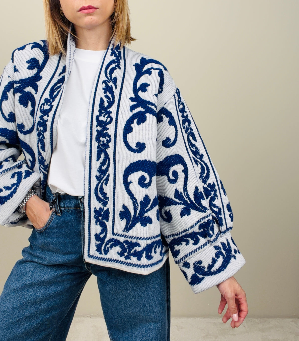 Cardigan bianco-bluette