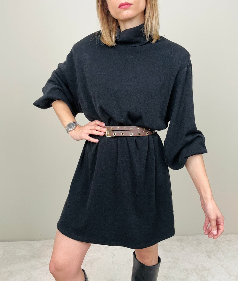 Abito in maglia con cintura