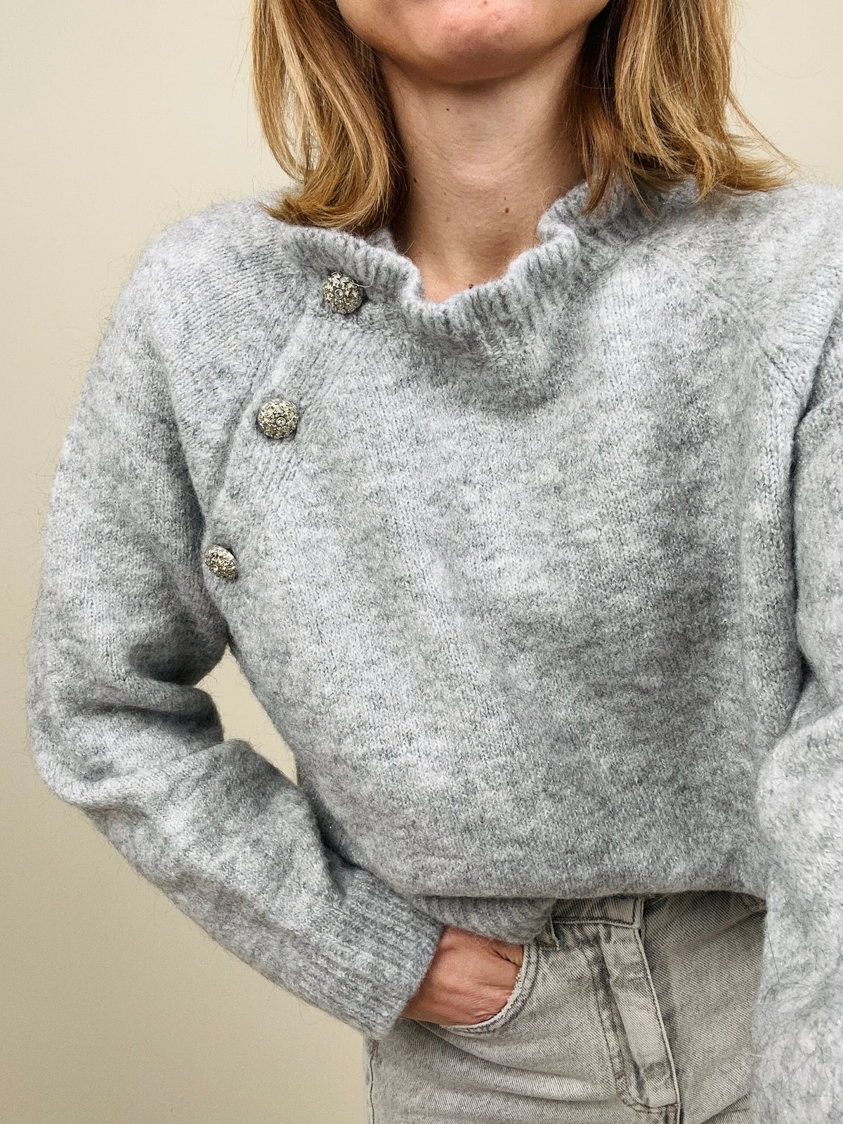 Maglione con bottini gioiello (più colori)