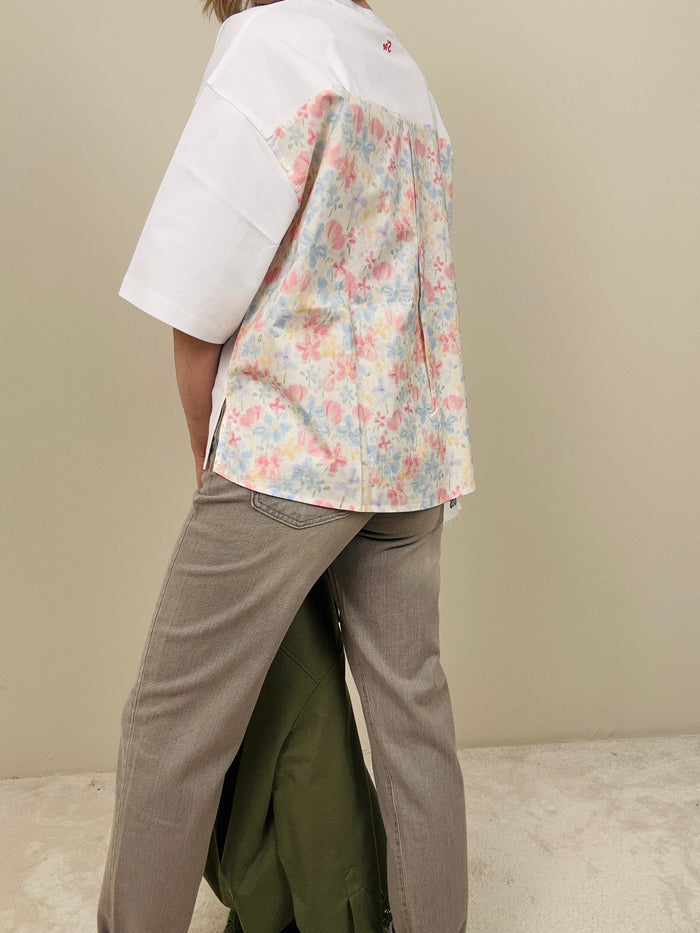 T-shirt con effetto camicia