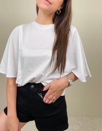 T-shirt bianca con manica a campana