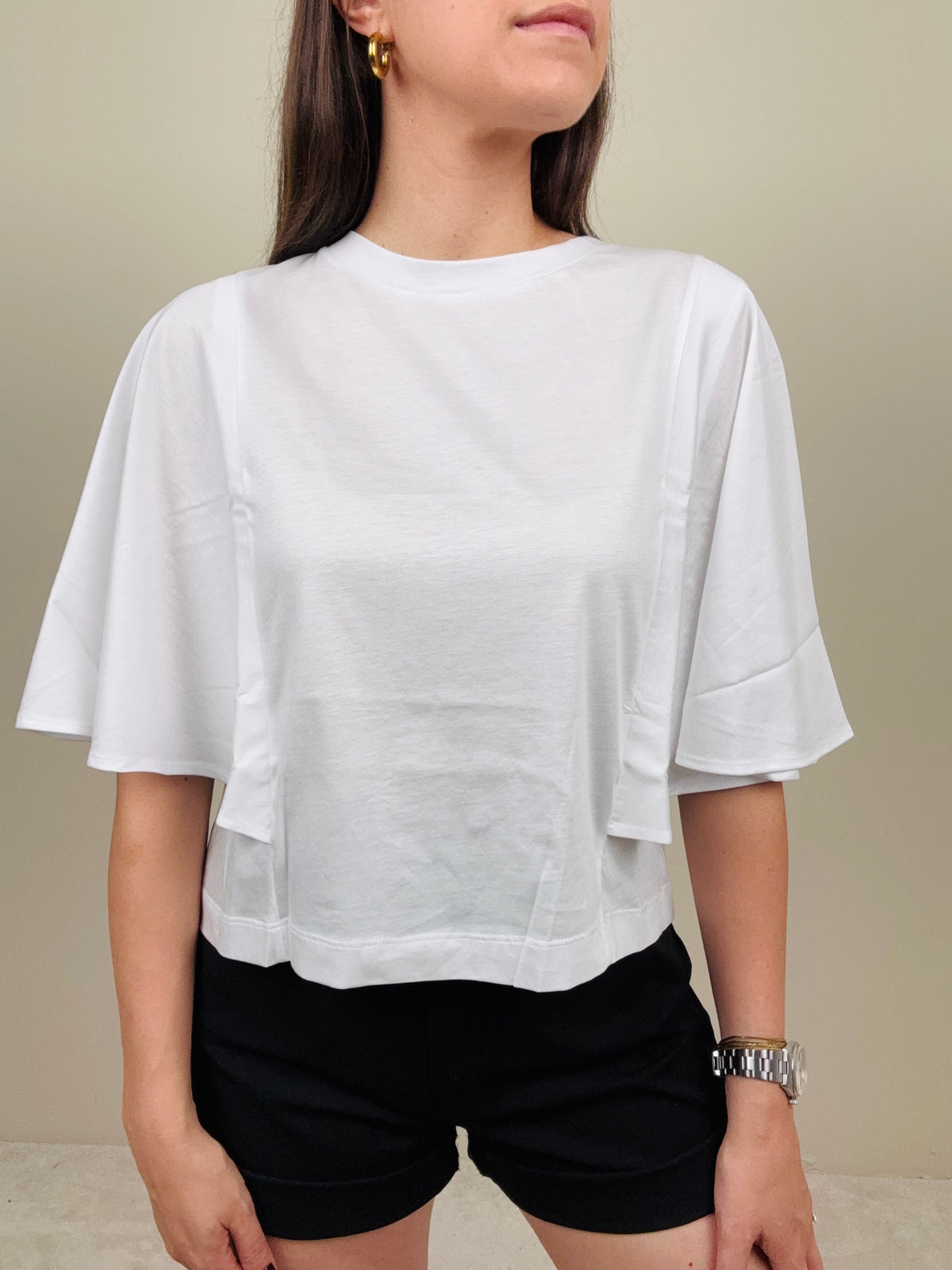 T-shirt bianca con manica a campana
