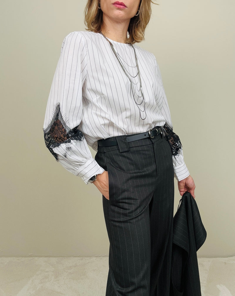 Camicia gessata con inseriti in pizzo