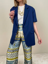 Giacca blu con manica corta