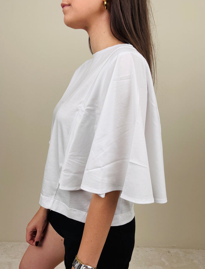 T-shirt bianca con manica a campana