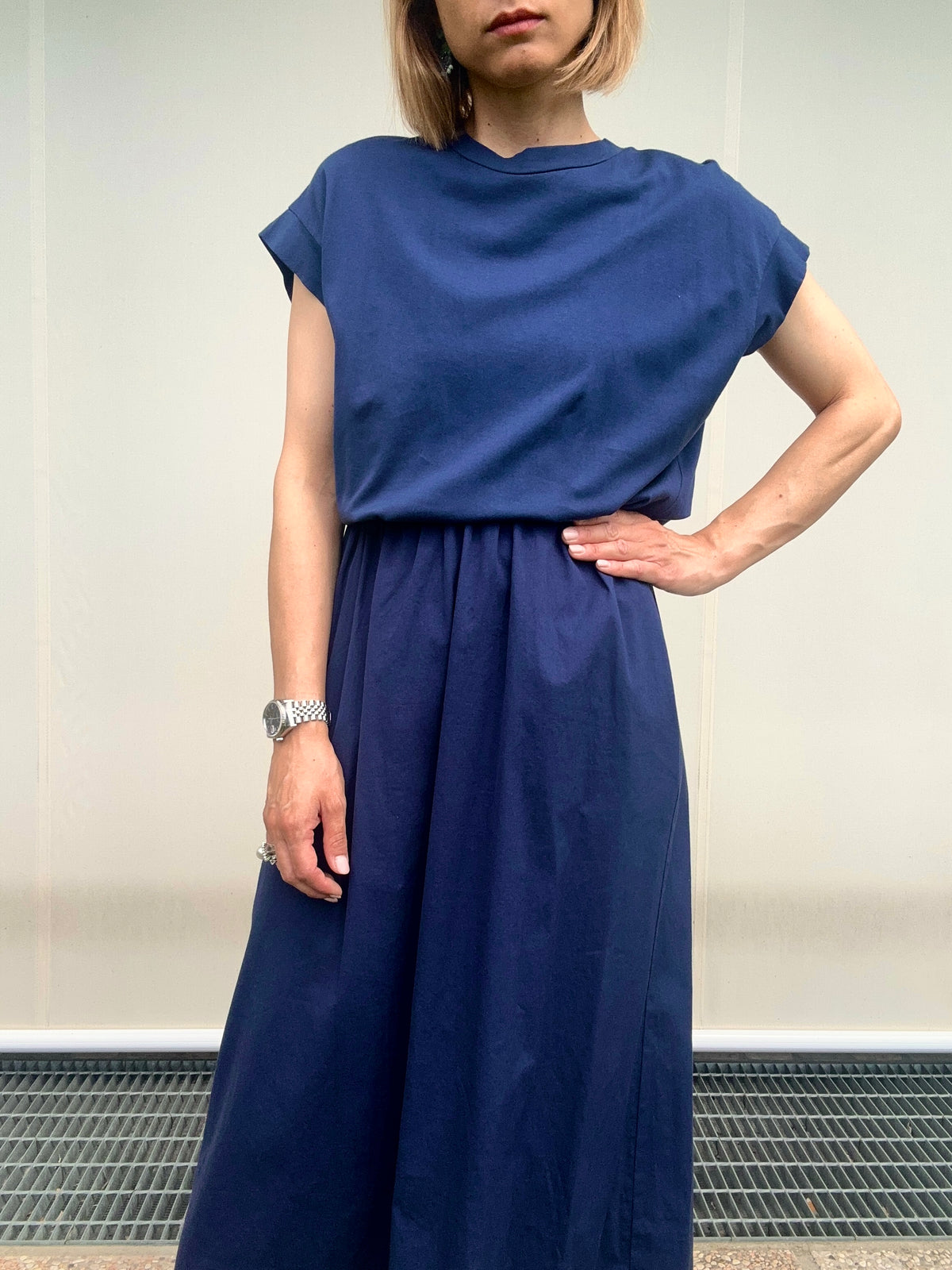 Abito blu con elastico in vita