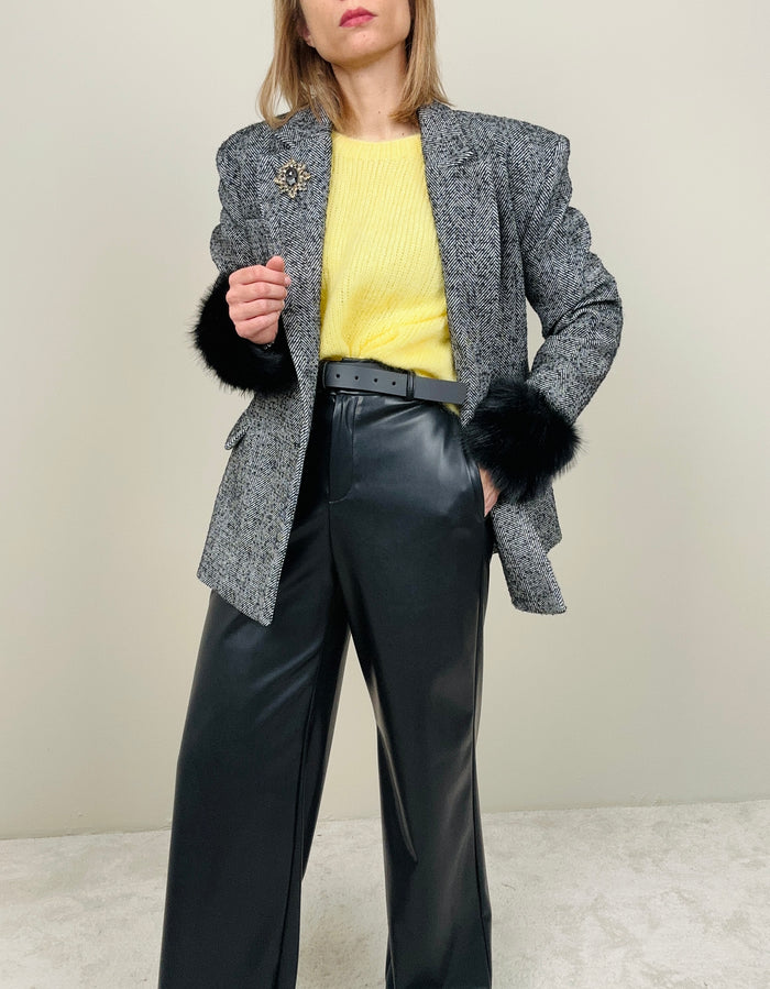 Cappottino spinato con dettagli in pelliccia