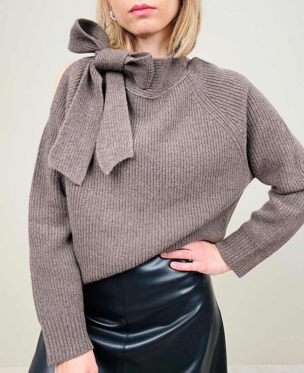 Maglione con fiocco 100%lana