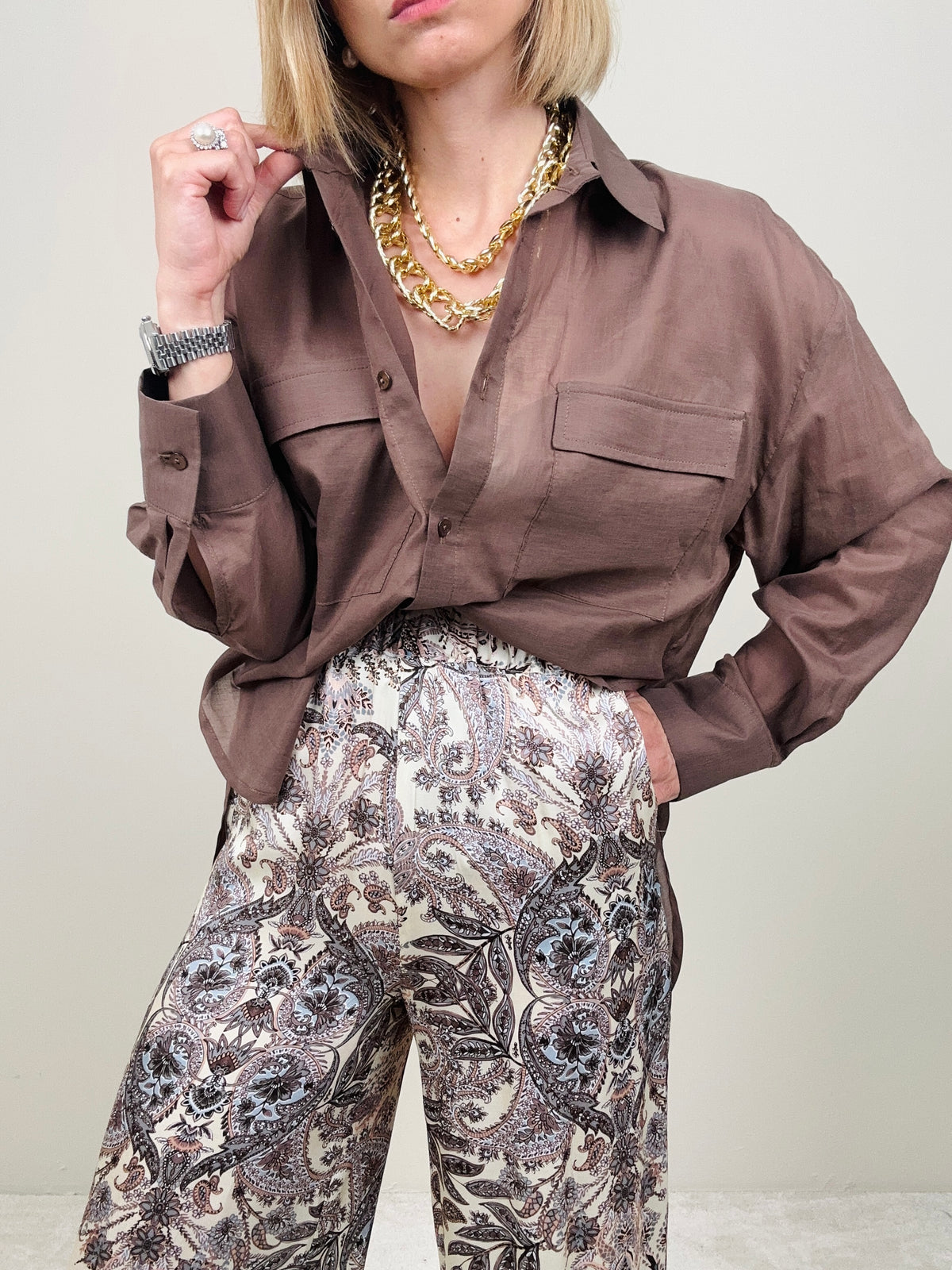 Camicia marrone con tasconi