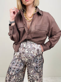 Camicia marrone con tasconi