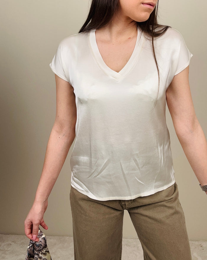 T-shirt in viscosa con scollo a V