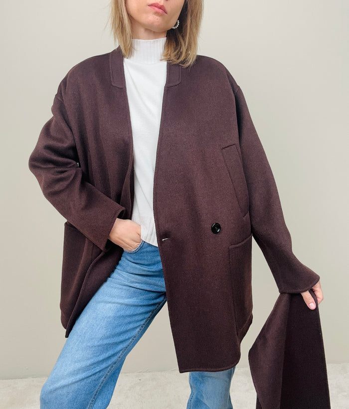 Cappotto cioccolato con sciarpa