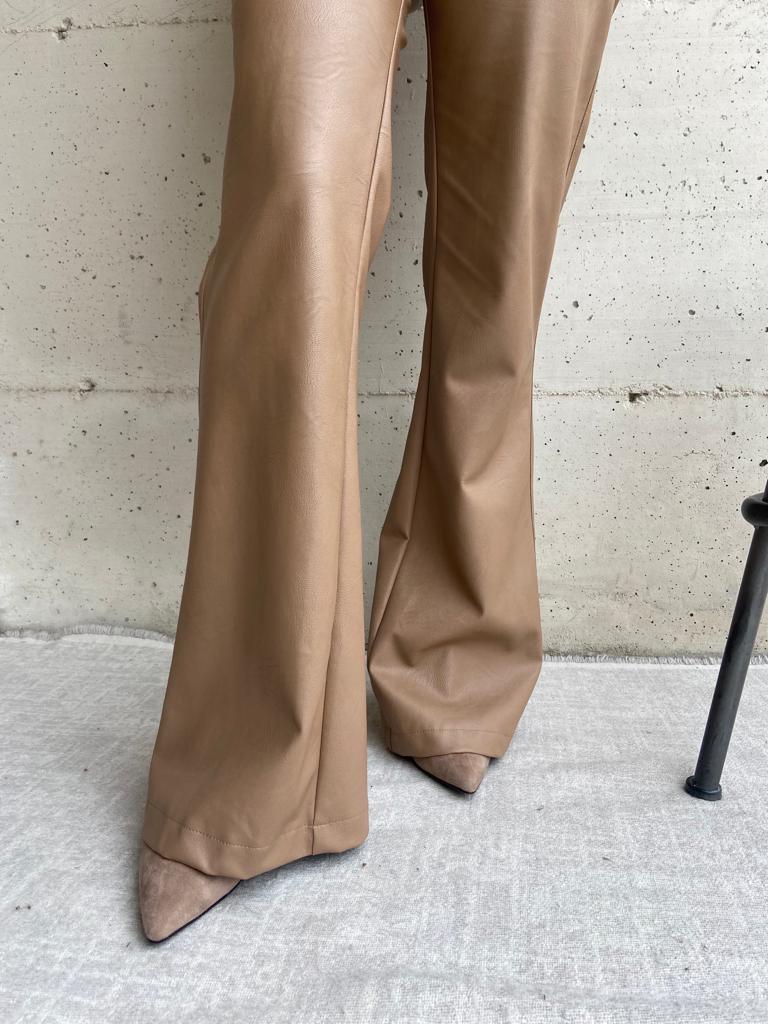 Pantalone zampa in ecopelle camel - GIULIA F.