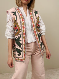 Gilet rosa ricamato