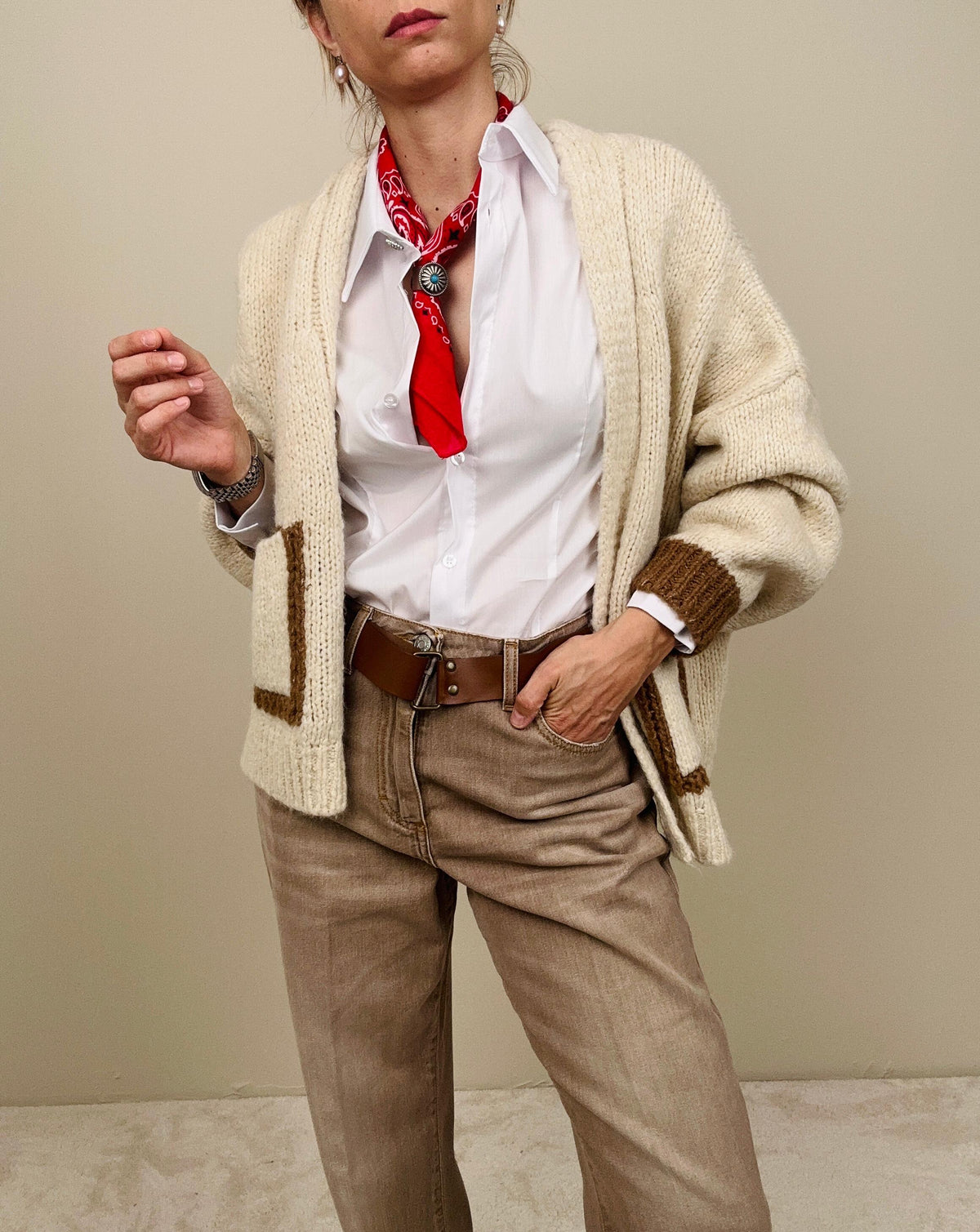Cardigan dettagli cammello