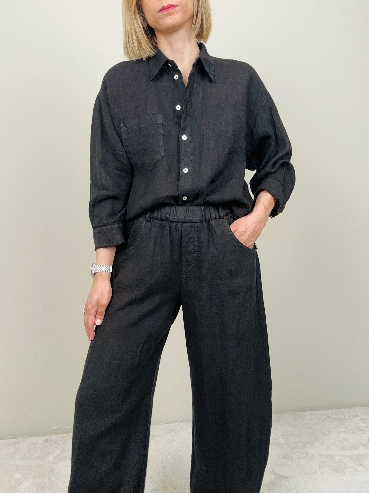 Pantalone in lino nero modello ballon