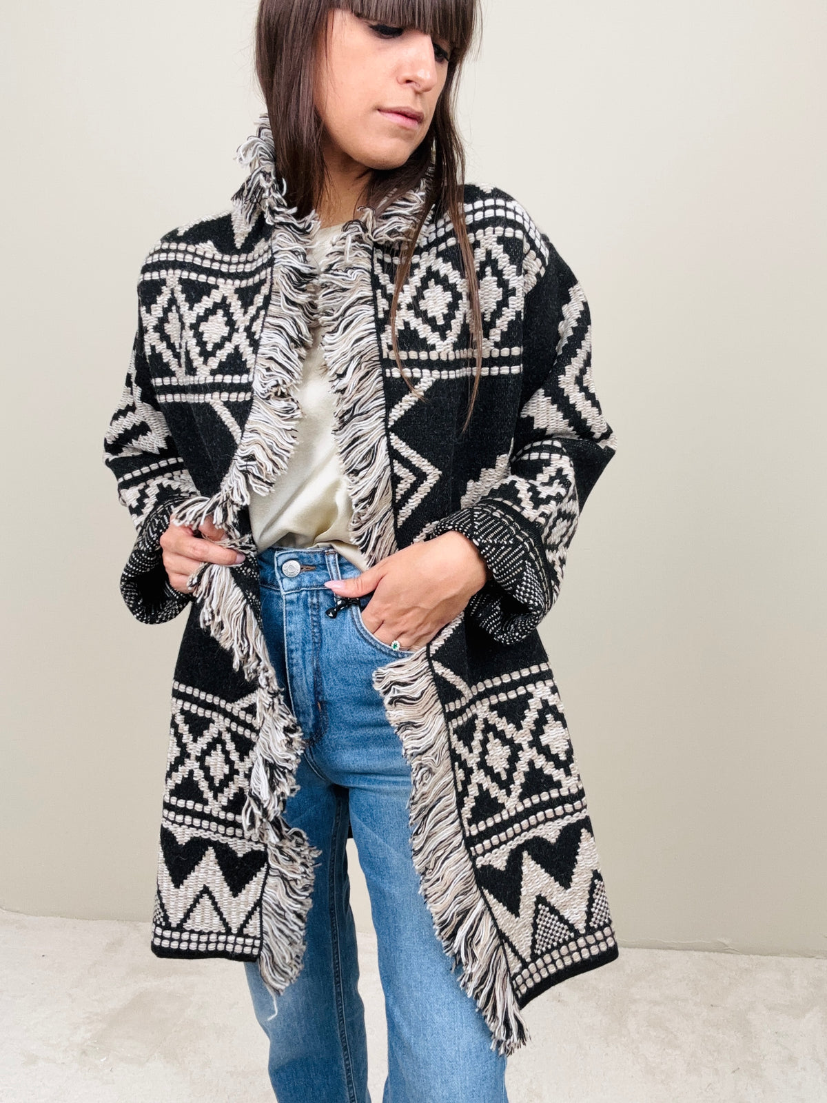 Cardigan etnico nero