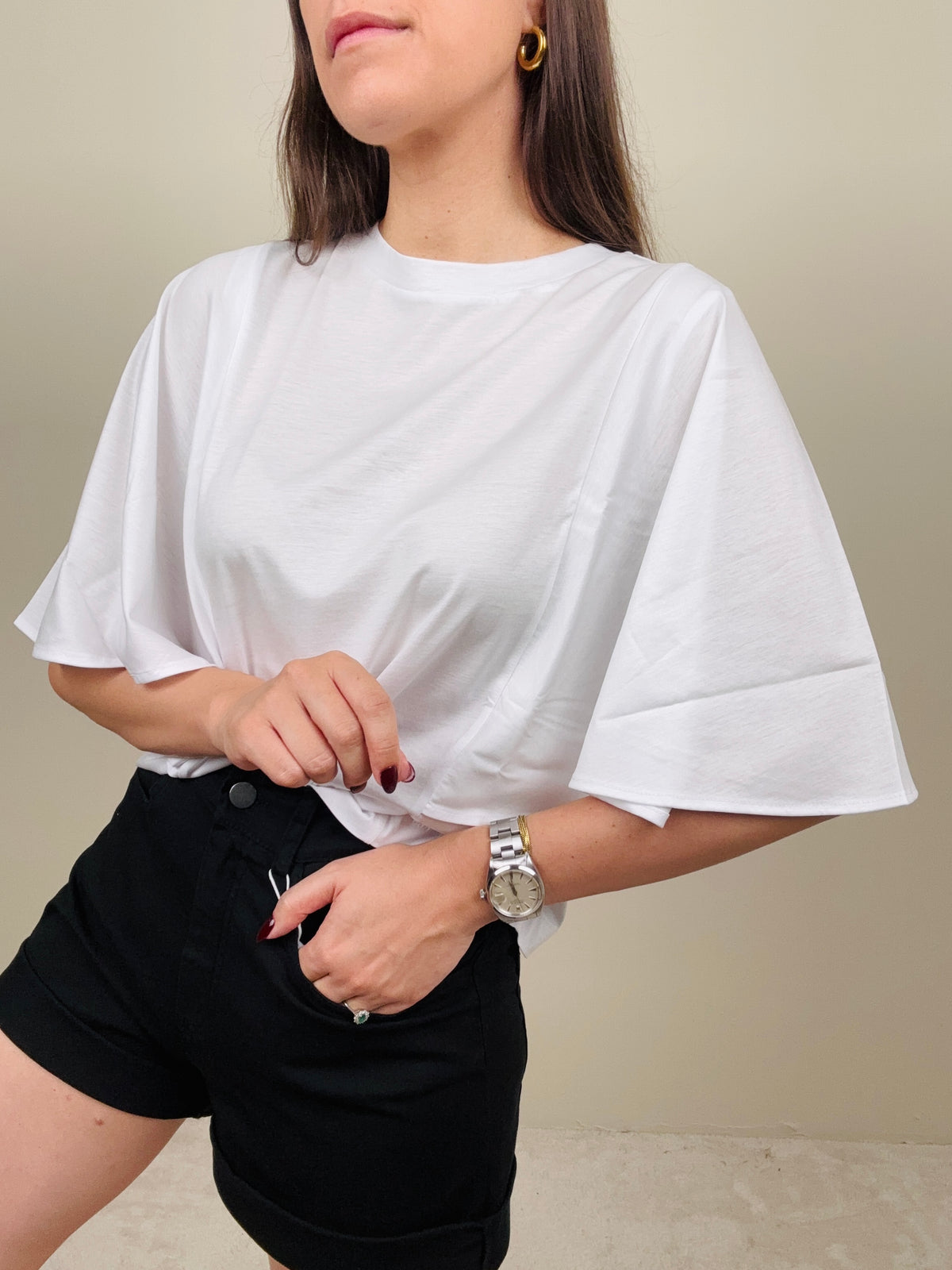 T-shirt bianca con manica a campana