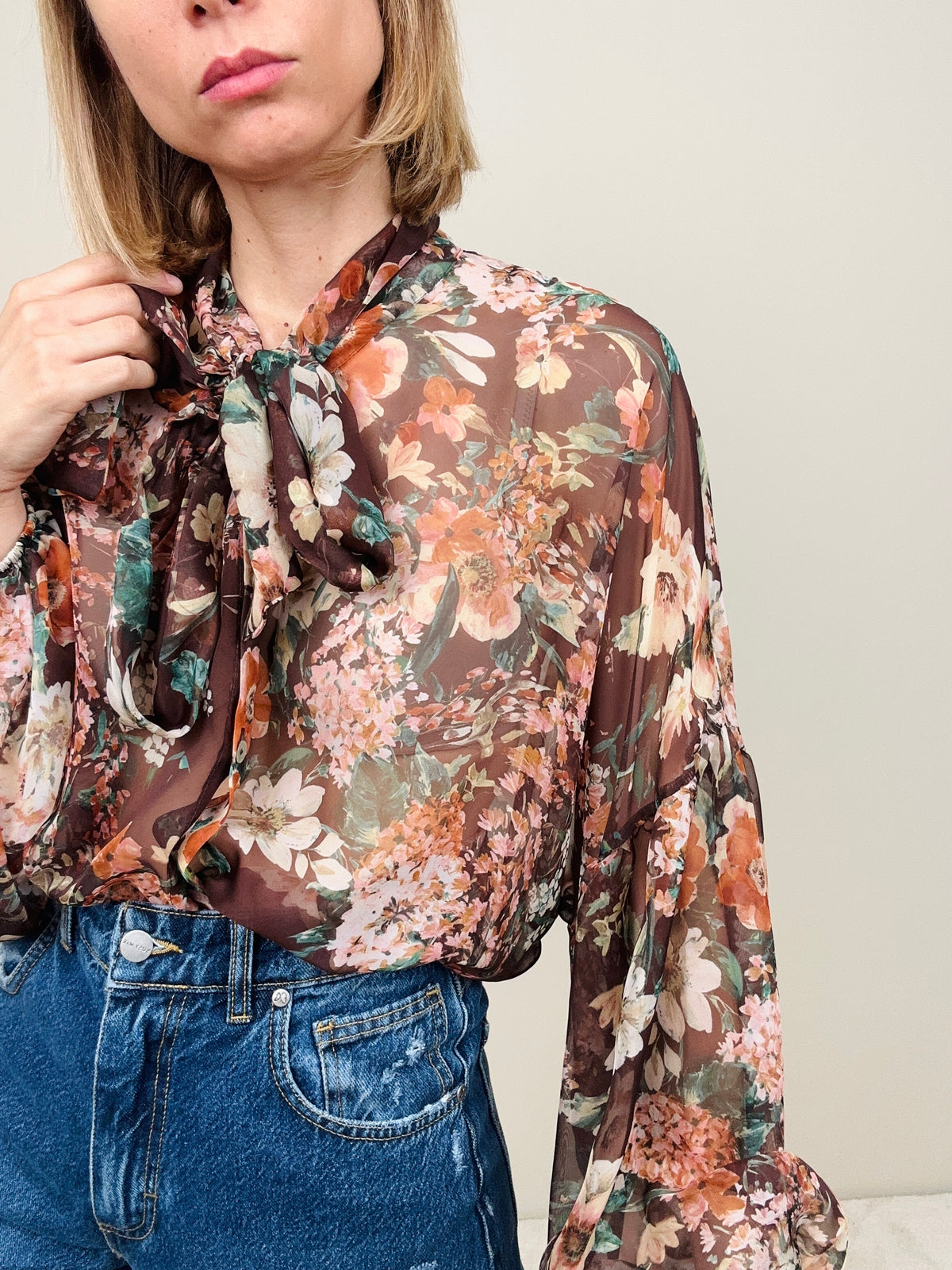 Camicia con fiocco cacao