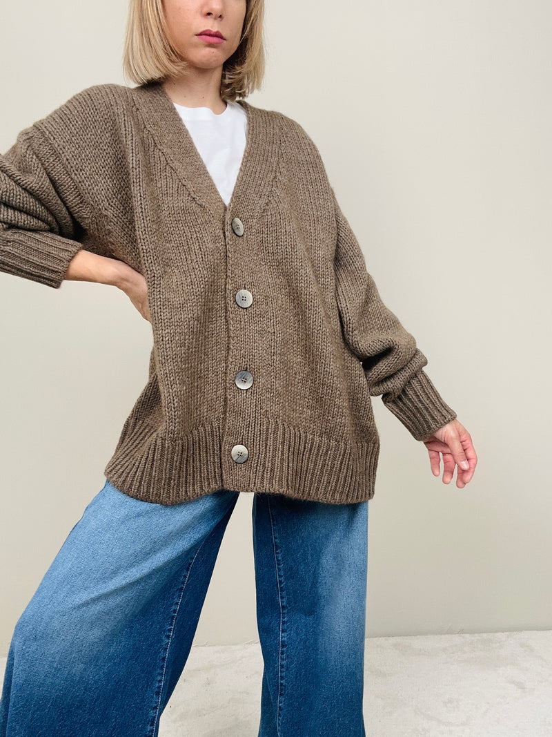 Cardigan over cacao