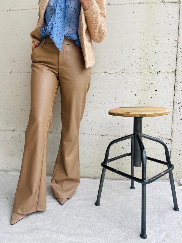 Pantalone zampa in ecopelle camel - GIULIA F.