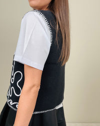 Gilet nero con ricamo