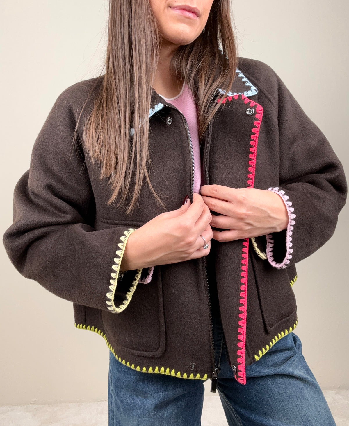 Cappotto corto con impunture