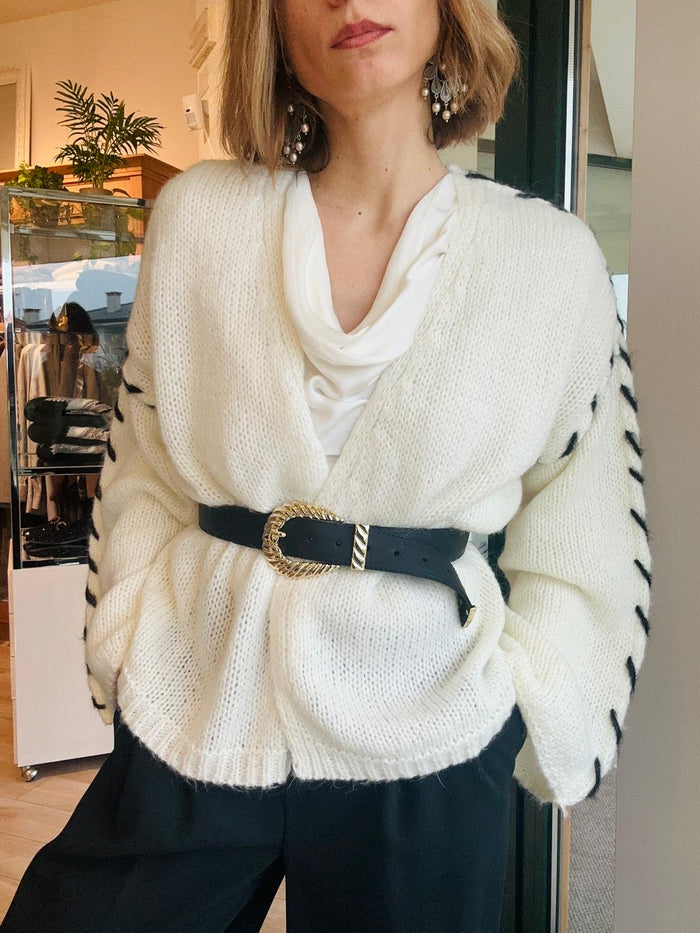 Cardigan con dettagli neri