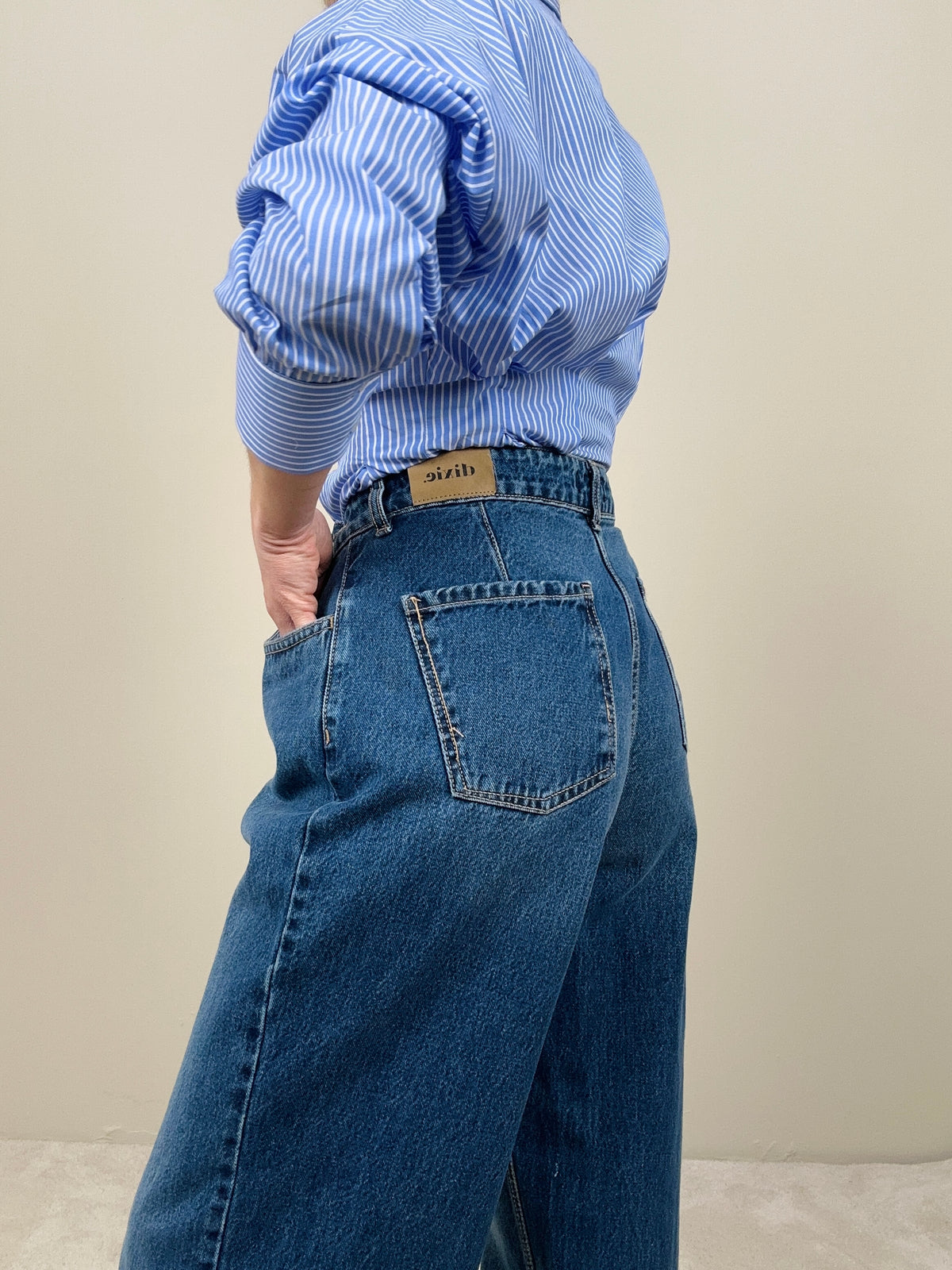 Jeans con vita ripresa