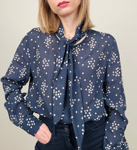 Camicia blu in fantasia