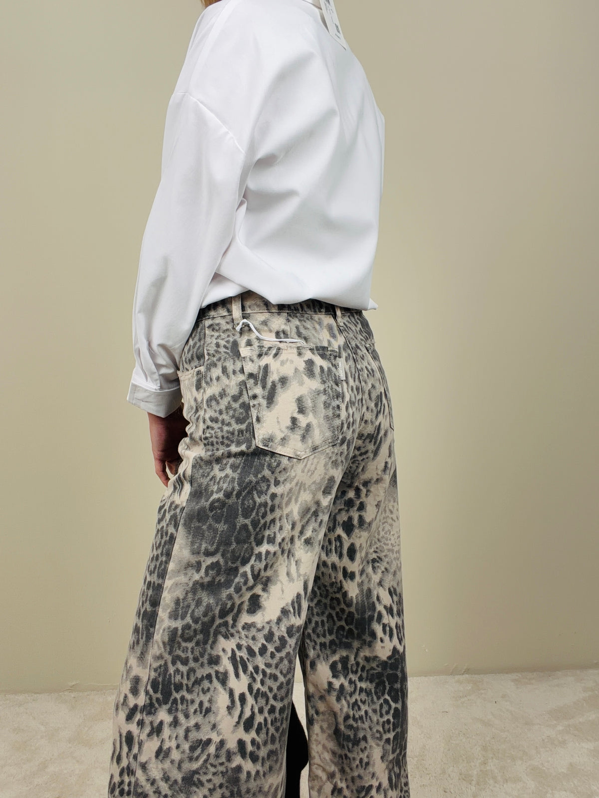 Jeans flare leopardato avena